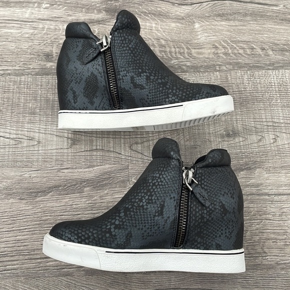 Wedge Sneakers - Picture 2 of 5